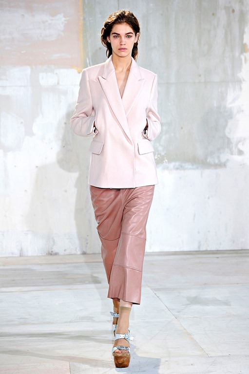 wearable-trends-acne-fall-2011-ready-to-wear-london-fashion-week